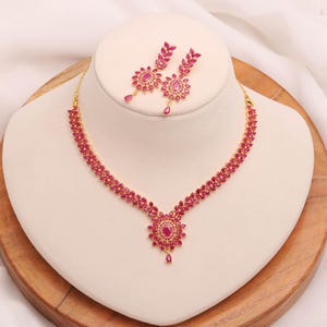 Conjunto de collar con colgante de rubí y piedras preciosas / Latón chapado en oro de 22 quilates con forma de marquesa ovalada / Joyería nupcial para boda / Regalo para ella