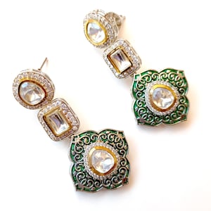 Handgemachte Kundan Tropfen Ohrringe: Grüner Meenakari Indischer Schmuck