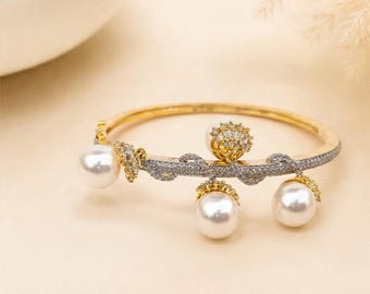 Pulseira com Pérolas e Pedras Preciosas | Pulseira Indiana Bollywood Banhada a Ouro 22k | Pulseira com Pérolas e Pedras Preciosas | Joias Artesanais para Noivas e Casamentos