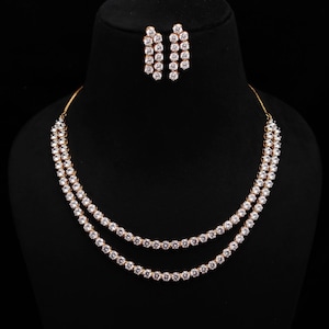Elegante conjunto de collar y aretes de tenis chapados en oro / Joyería de circonita cúbica con apariencia de diamante / Conjunto de collar nupcial / Joyería de fiesta / Regalo para ella