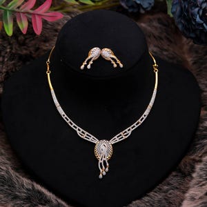 Conjunto de collar de diamantes / Collar y aretes de circonita cúbica de latón chapado en oro de 22 quilates / Joyería nupcial / Ropa tradicional / Collar festivo / Regalo para mujer
