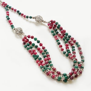 Eye-Catching Elegance: Red and Green Beaded Mala Necklace with a Nod to Y2K Fashion