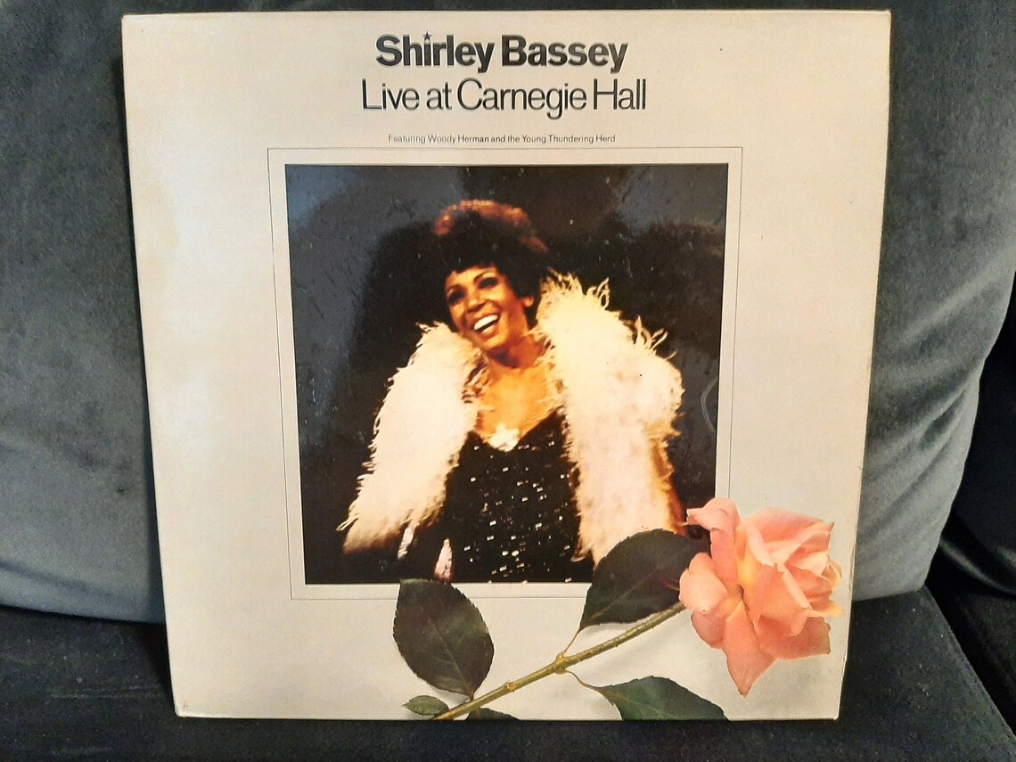 Shirley Bassey Live En Carnegie Hall New York con Woody Etsy