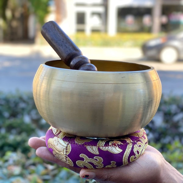 40 % OFF  Holiday Sale !!!  Tibetan 5" Singing bowl with high quality Sound for yoga, Meditation and Sound Therapy. Hurry up!!!!