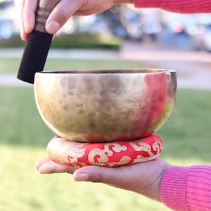 SALE!!!! !!!! 7”inches Hand hammered high quality Tibetan Singing bowl for Yoga, Meditation, Chakra , Healing and Sound therapy