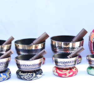 FAST SHIPPING!!! Pleasant-Sounding| High quality Chakra set color Singing bowl from Nepal for Meditation, healing, Sound therapy and Yoga
