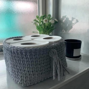 crochet toilet roll caddy