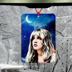 Stevie Nicks Car Air Freshener - Fleetwood Mac - Car Air Freshener - Accesorios para automóviles - Stevie Nicks - Cantante - Icono del rock - Luna