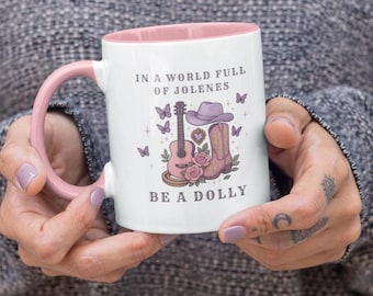 Caneca Dolly - mundo cheio de Jolenes - caneca divertida - presente country e western - caneca com chapéu e botas de cowboy rosa - presente para cowgirl - violão cowgirl