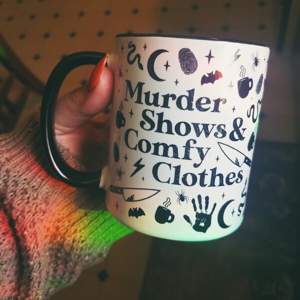 Séries de meurtres et vêtements confortables, véritable crime, tasse véritable crime, tasse crime, accro au crime, cadeaux véritables crimes, cadeau pour elle, cadeau d'anniversaire, maman, femme