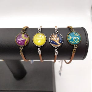Bracelets réglables, cabochon argenté ou bronze, papier traditionnel Japonais ou tissu, lanière cuir