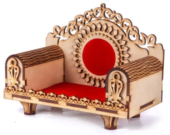 Houten Singhasan met fluwelen decoratie voor God Temple Perfect cadeau voor festival