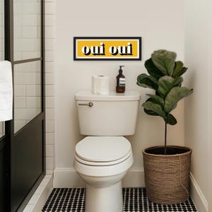Oui Oui Druck, Gerahmter Oui Druck, Oui Oui Zeichen Druck, Französische Typografie Drucke, Französische Slogans, Badezimmer Drucke, Drucke für das Klo Mustard