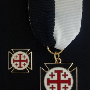 Knight Crusader of The Cross Lapel Pin & Jewel