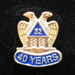 Scottish Rite 32nd Degree 40 Year Lapel Pin