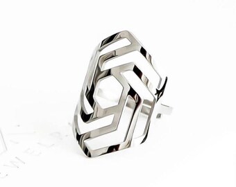 Dainty & Minimalist Large Circle Shaped Ring
