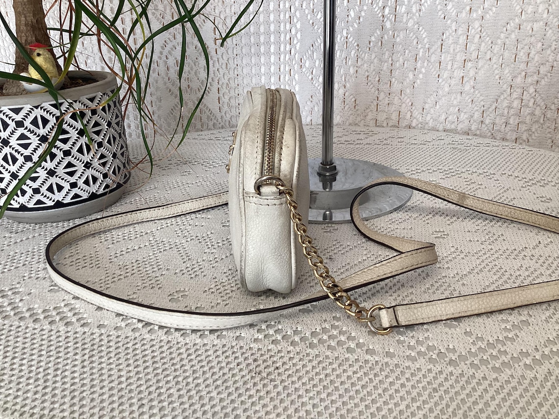 Michael Kors Sac à Main Femme Vintage en Cuir Blanc Sac à Bandoulière Minimaliste Chaîne et Cuir, foto 3 di 5