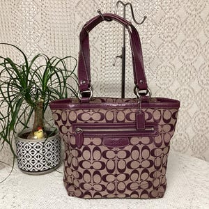 Coach Sac Sac à Main Femme Vintage en Toile Signature Penelope Coach 14693 Sac Jacquard Violet à Poignées