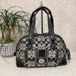 Bolso de mano vintage Coach Hampton para mujer, de lona y piel, con monograma y doble asa. Coach 13977