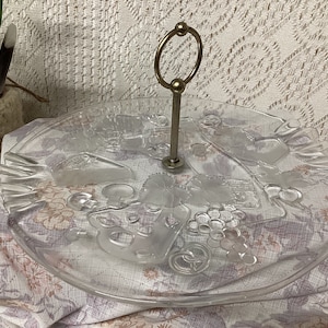 Plateau à Fromage Vintage en Verre Antique Français Décoré en Relief