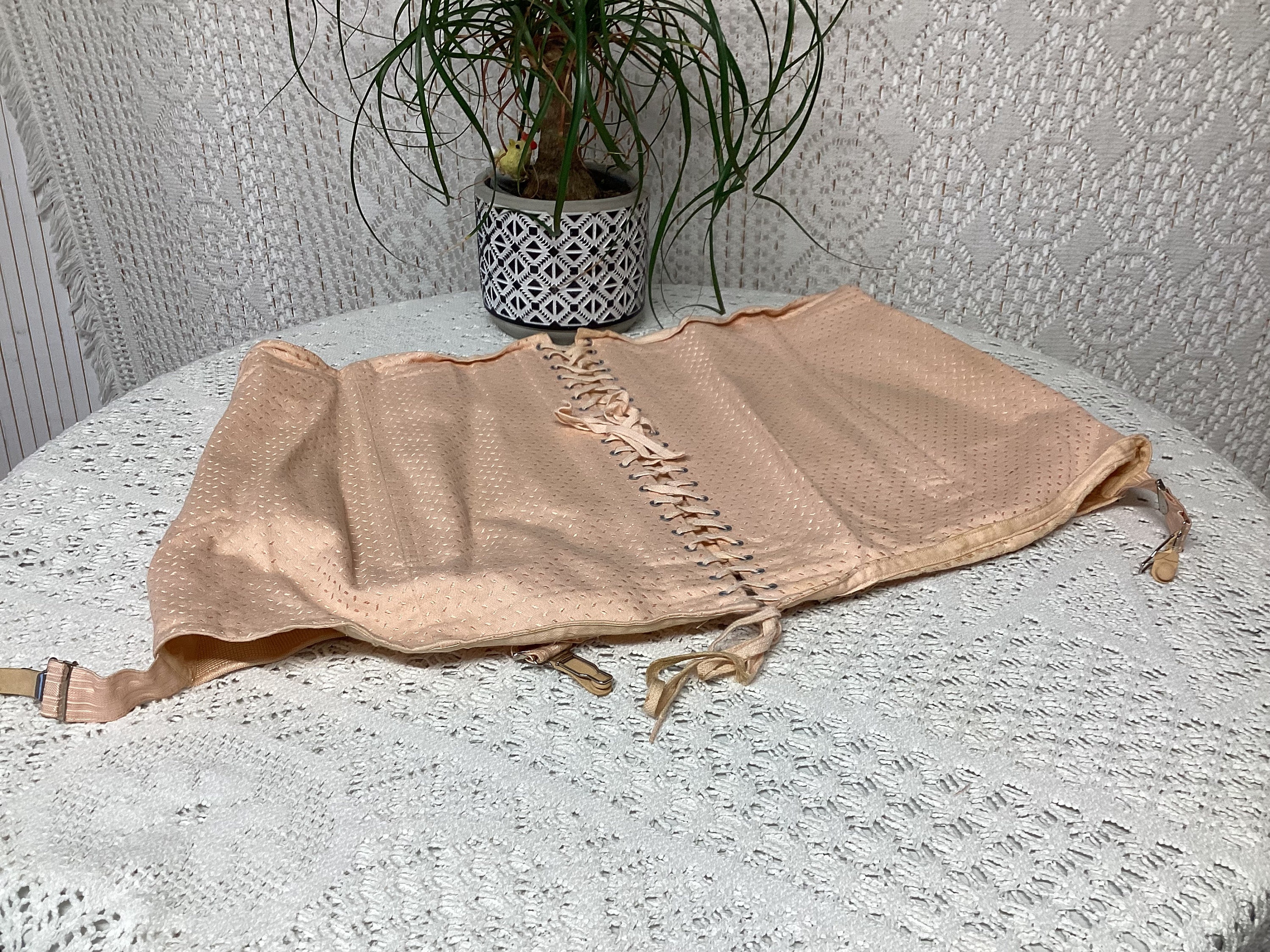 Porte-jarretelles Gaine-corset Vintage La Belle - Taille XXL (44) - Beige - Neuf Sans étiquettes