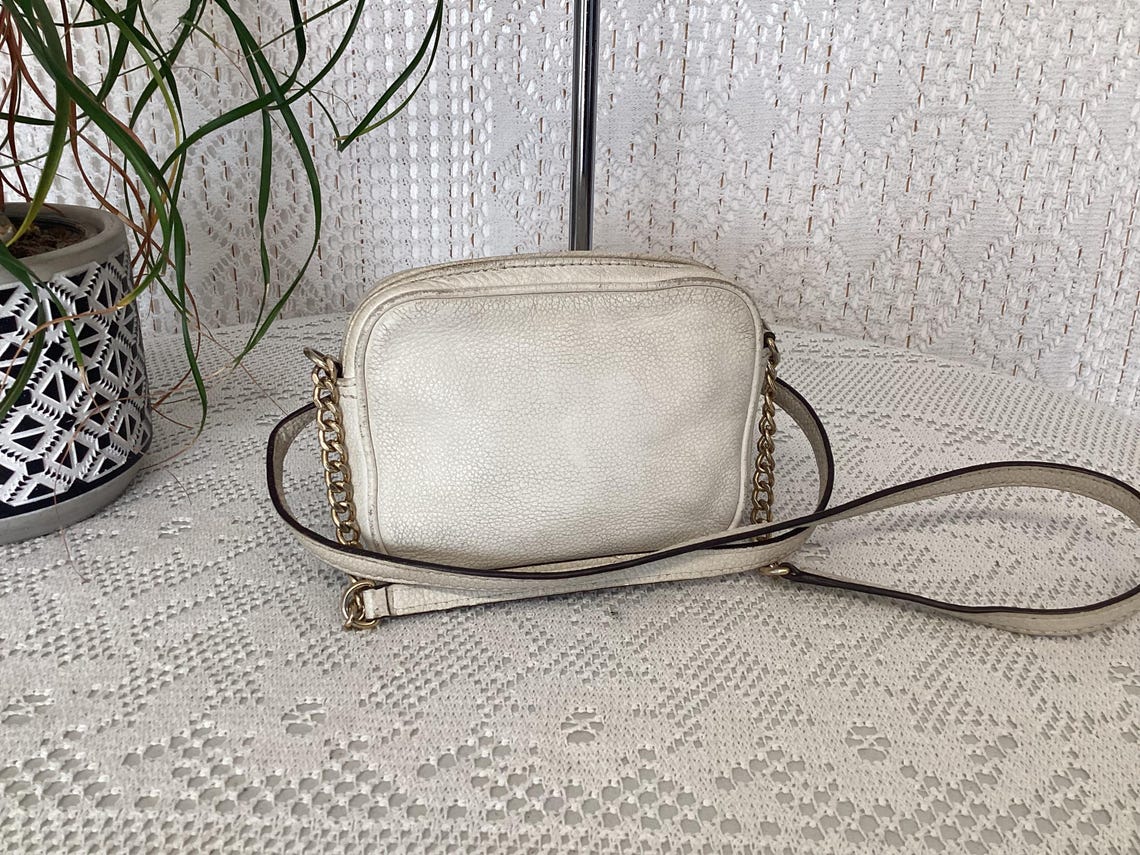 Michael Kors Sac à Main Femme Vintage en Cuir Blanc Sac à Bandoulière Minimaliste Chaîne et Cuir, foto 2 di 5