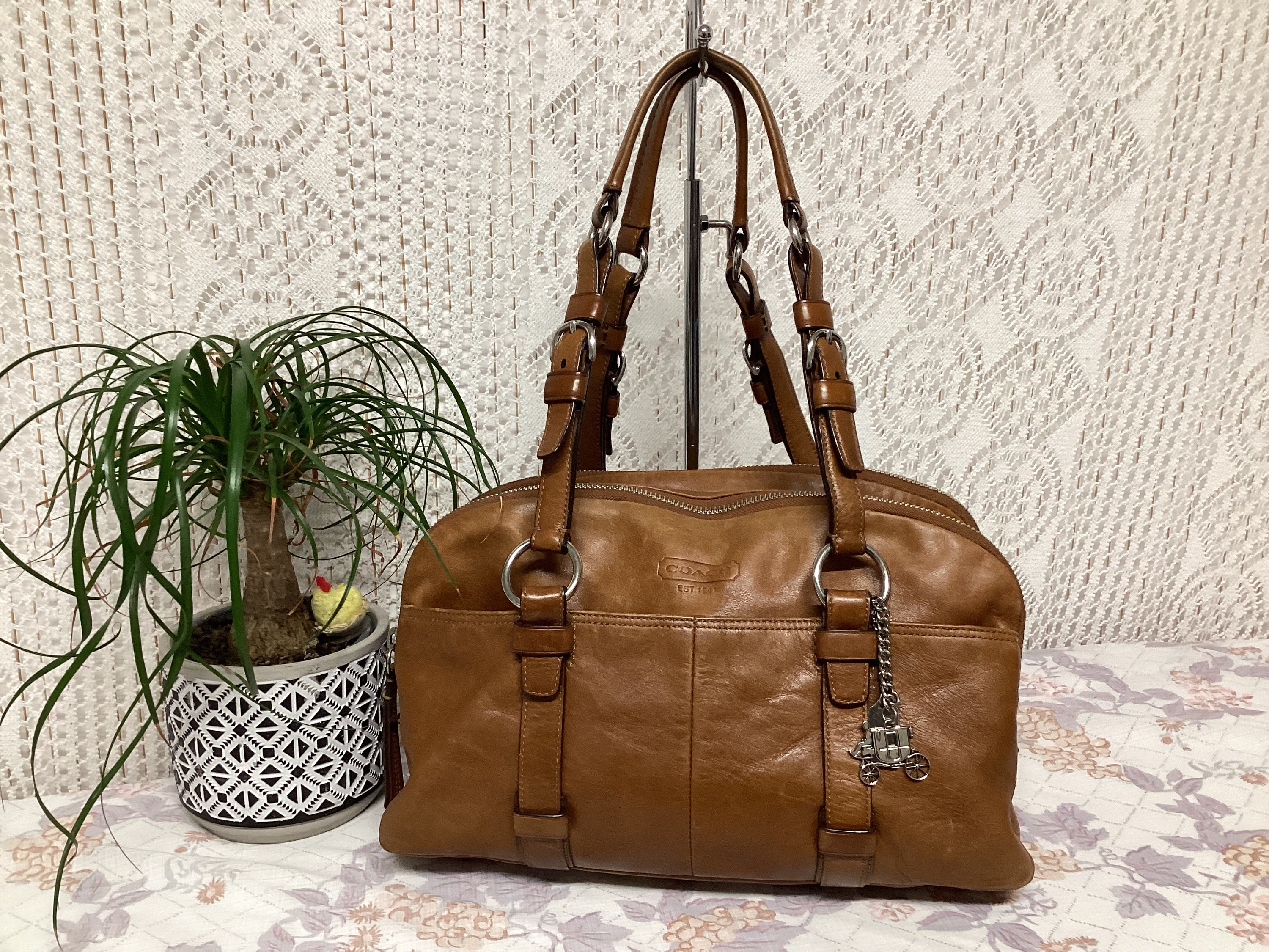 Coach East. 1941 Women's Vintage Leather Handbag Double Handle Bag