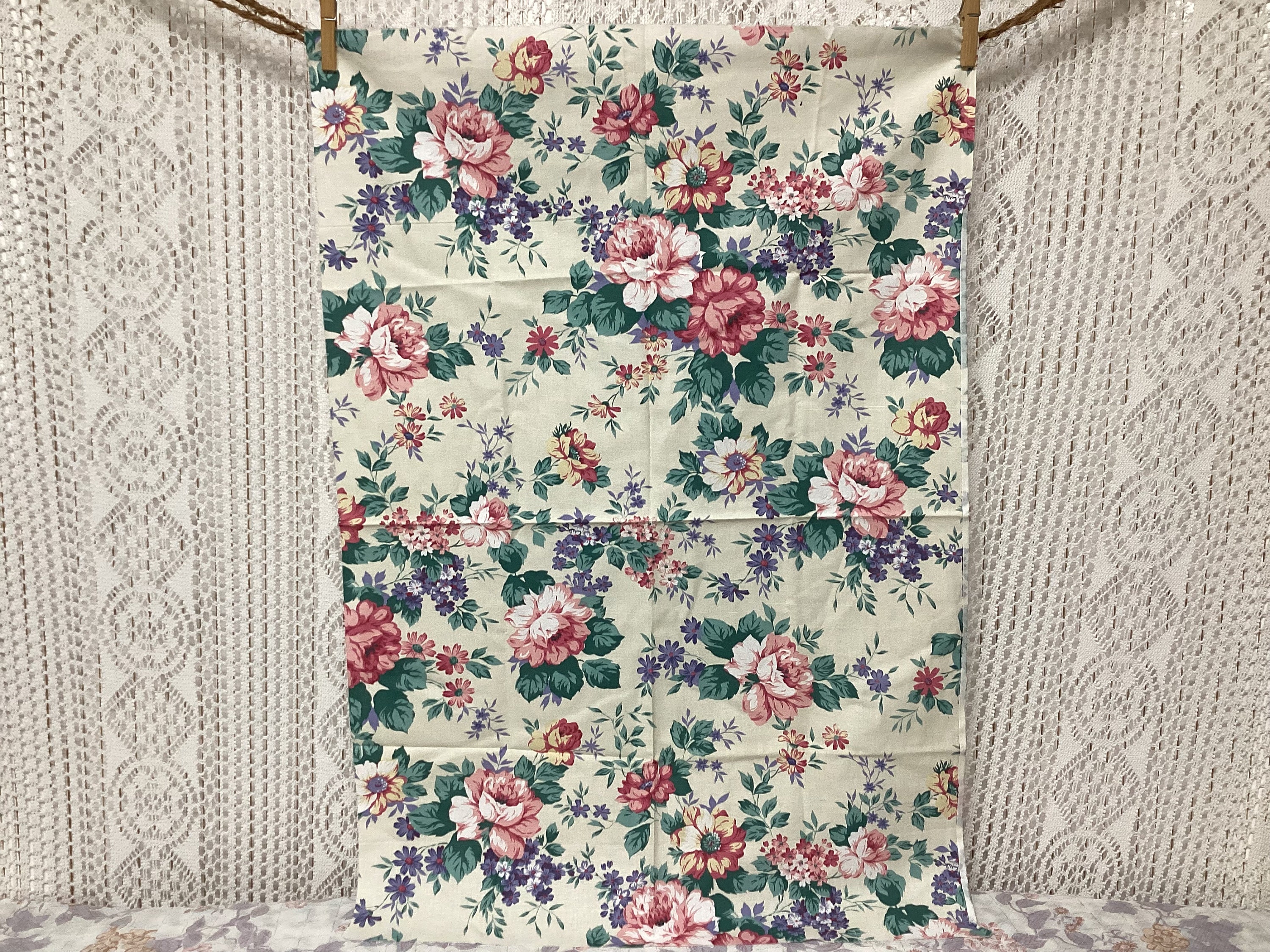 Coupon De Tissu Vintage Broché - Motif Rayures Et Floral - 1m30 X 53 Cm - Idéal Patchwork - France