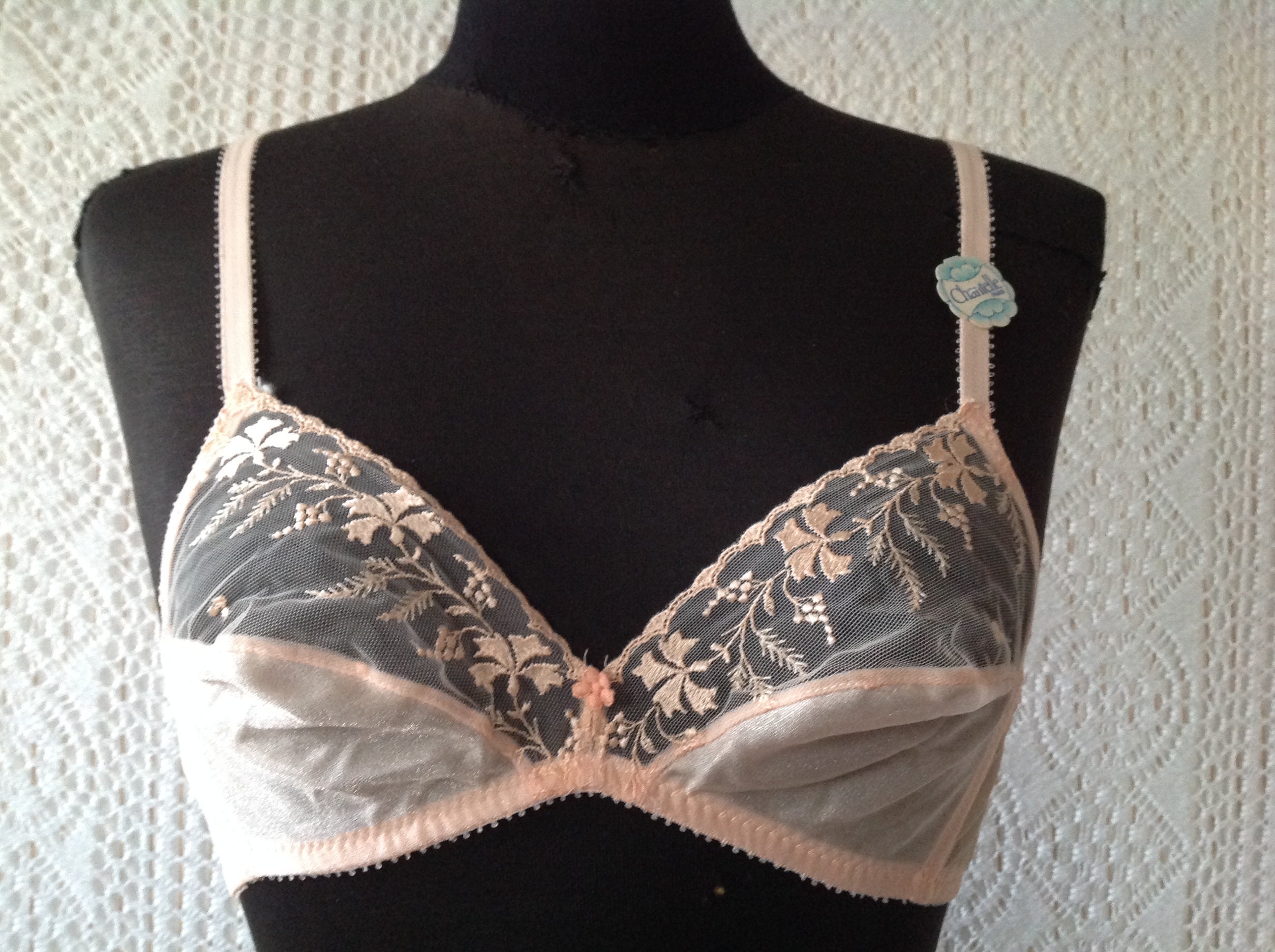 Soutien-gorge Vintage Lou Demon Taille 80B - Made In France, Véritable Pièce Rare, Neuf Sans étiquettes.