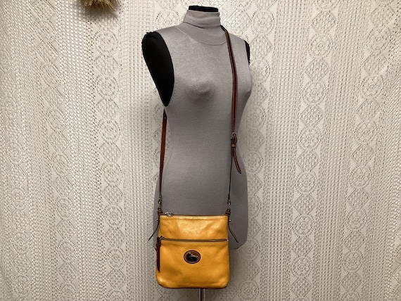 Dooney & Bourke Sacoche Sac à Main Femme en Cuir Sac Cuir Jaune Sac à Bandoulière Vintage