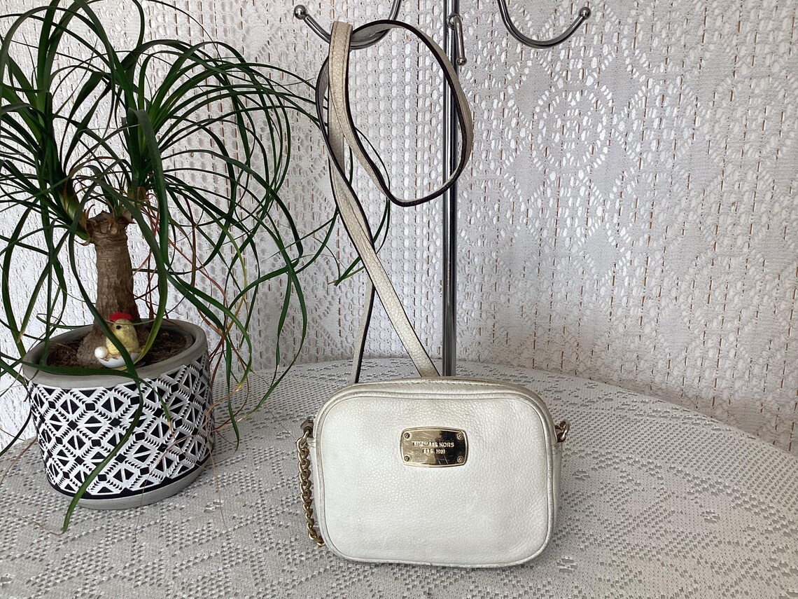Michael Kors Sac à Main Femme Vintage en Cuir Blanc Sac à Bandoulière Minimaliste Chaîne et Cuir, foto 1 di 5