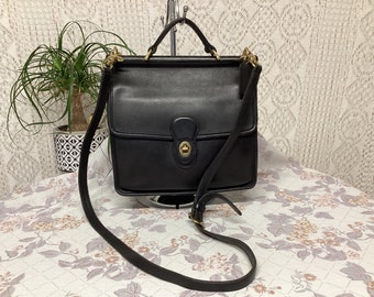 Coach Sacoche Sac Bandoulière Cuir Noir Made in United States Sac à Poignet Porté Epaule Coach J0C-9927 Coach Bag Willis