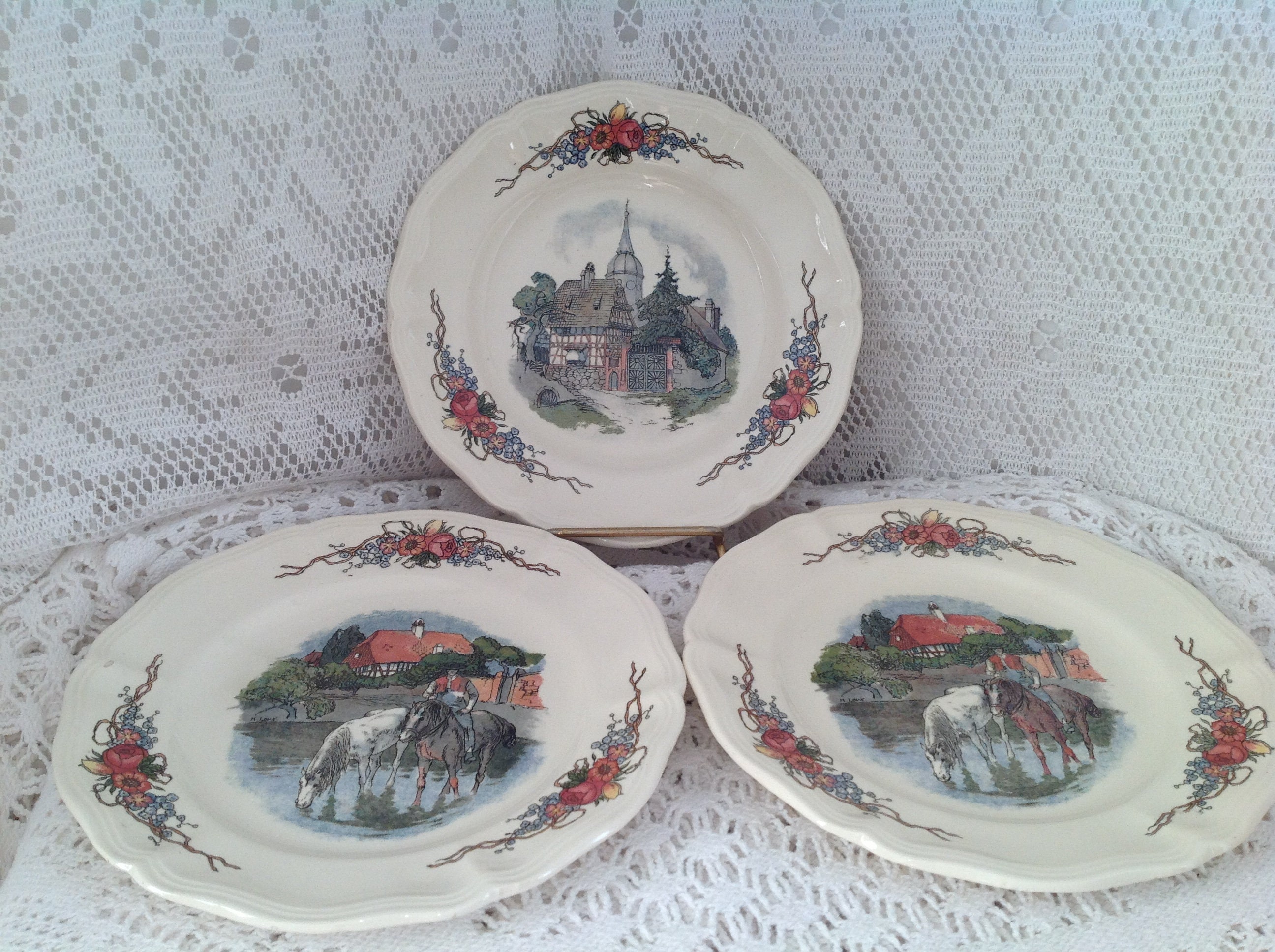 Trois Assiettes à Dessert Vintage Antique Français Obernai Sarreguemines France