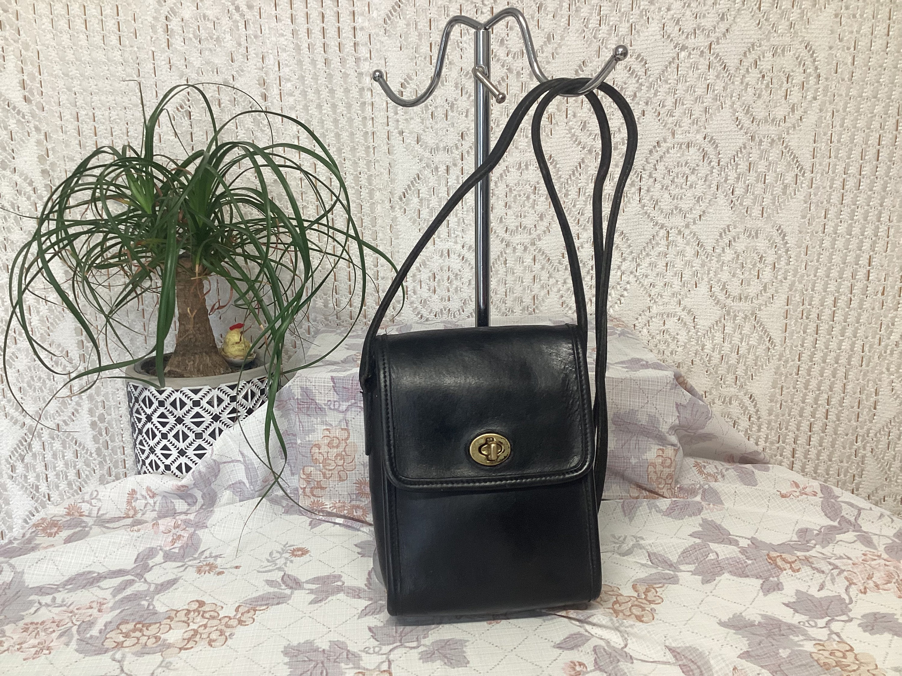 Vintage coach scooter bag hotsell
