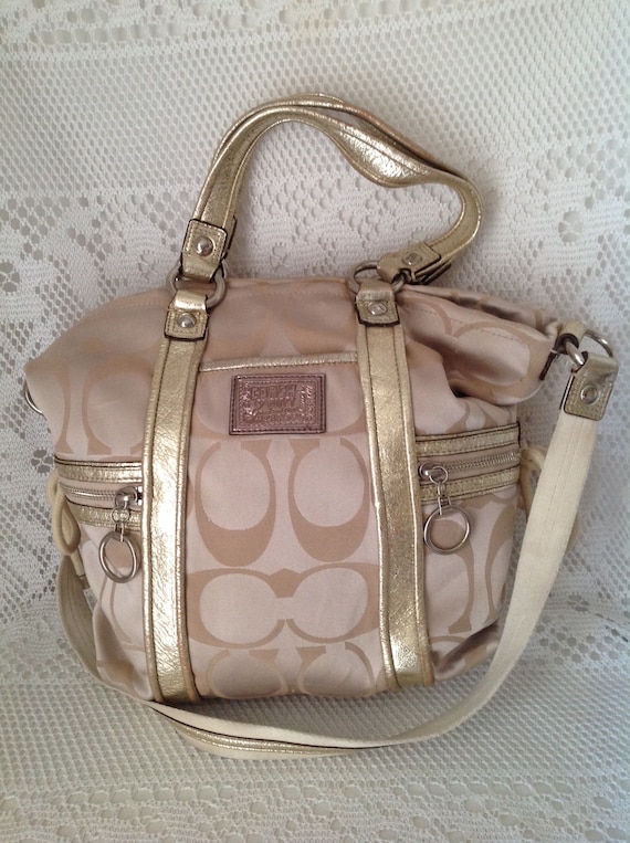 Coach Poppy Handbag Woman in Canvas Bag Vintage Coach Is Coach Poppy Handbag Woman in Canvas Bag Vintage Coach Is