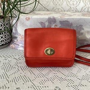 Mini bolso de hombro vintage Bolso de cuero rojo Bolso con solapa Bolso minimalista