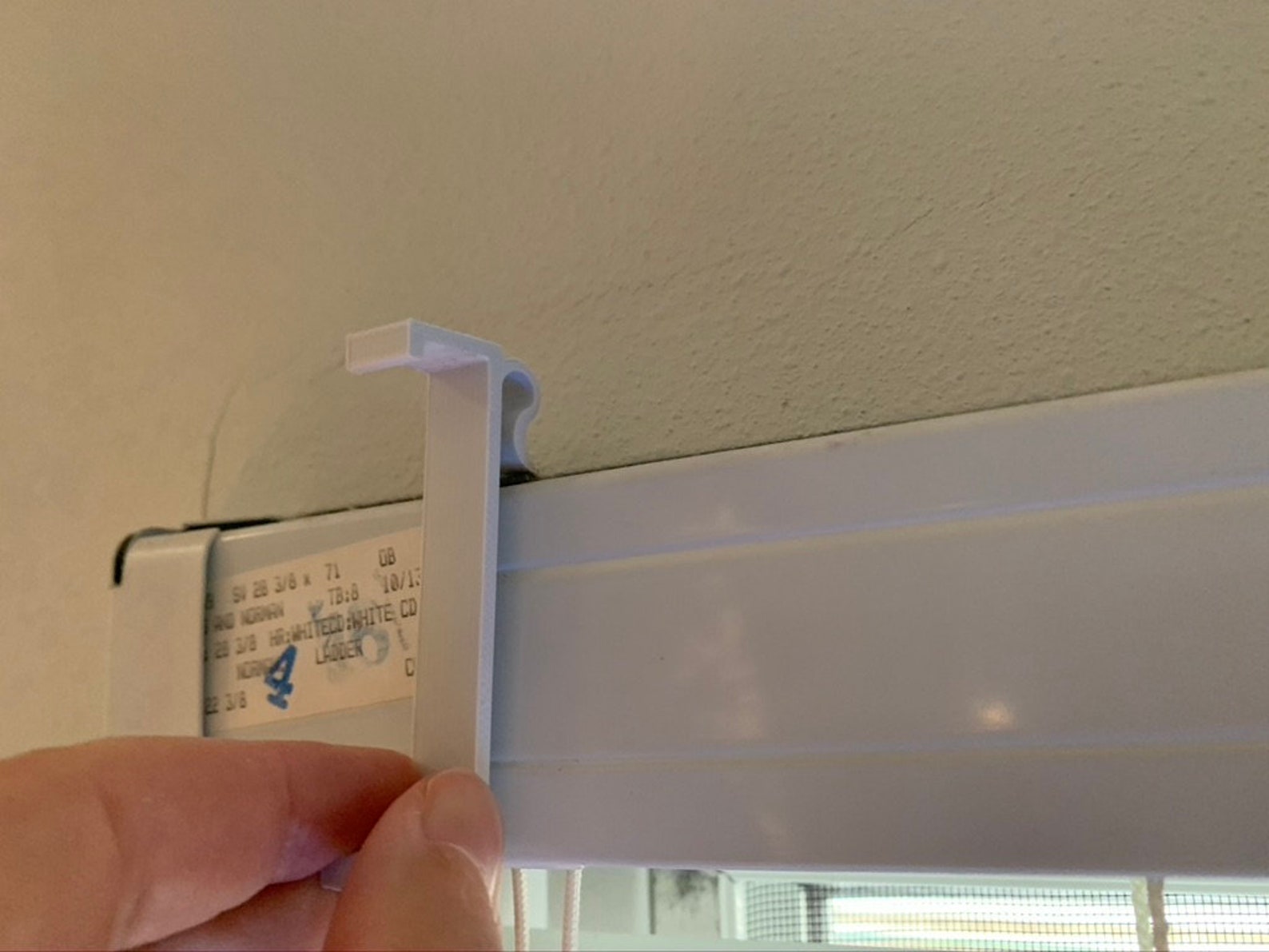 4 Piece Window Blind Valence Clips for Norman, Wood and Faux Wood