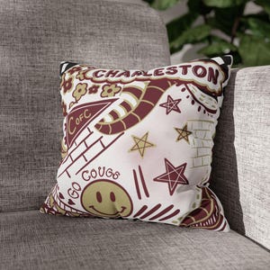 Almohada Charleston, decoración para dormitorio universitario, regalo de graduación, cojín de poliéster hilado, decoración para oficina en casa.