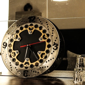 Brake disc clock - motorcycle | handmade wall clock | various designs + customizable | MEID