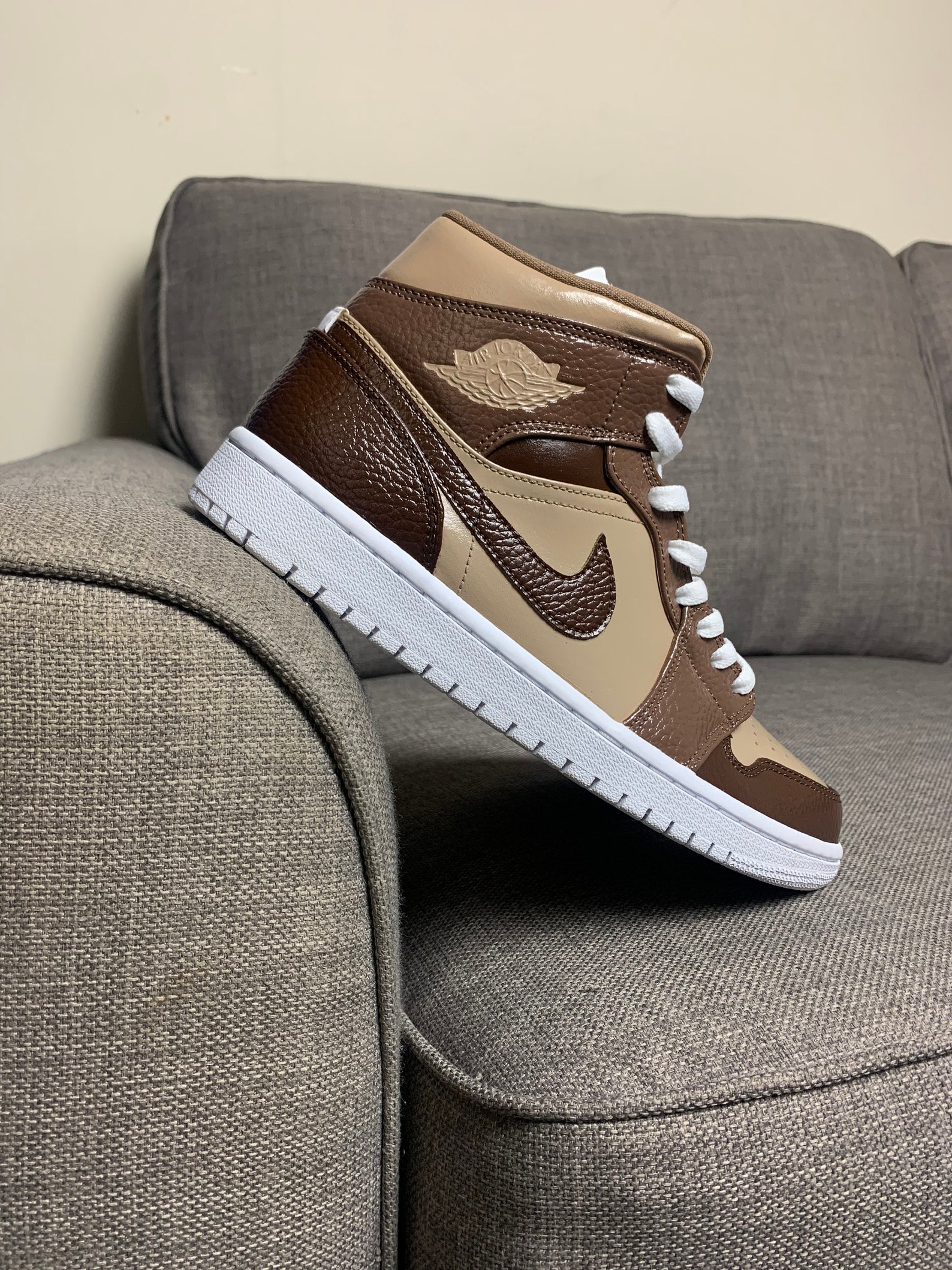 CHOCOLATE DREAM Air Jordan 1 Mid PreOrder Lees beschrijving Etsy