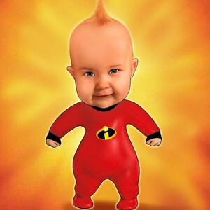 Pu&ograve; includere: Un bambino vestito da supereroe con un costume rosso e nero con un simbolo giallo sul petto. Il bambino ha un mohawk biondo a punta.