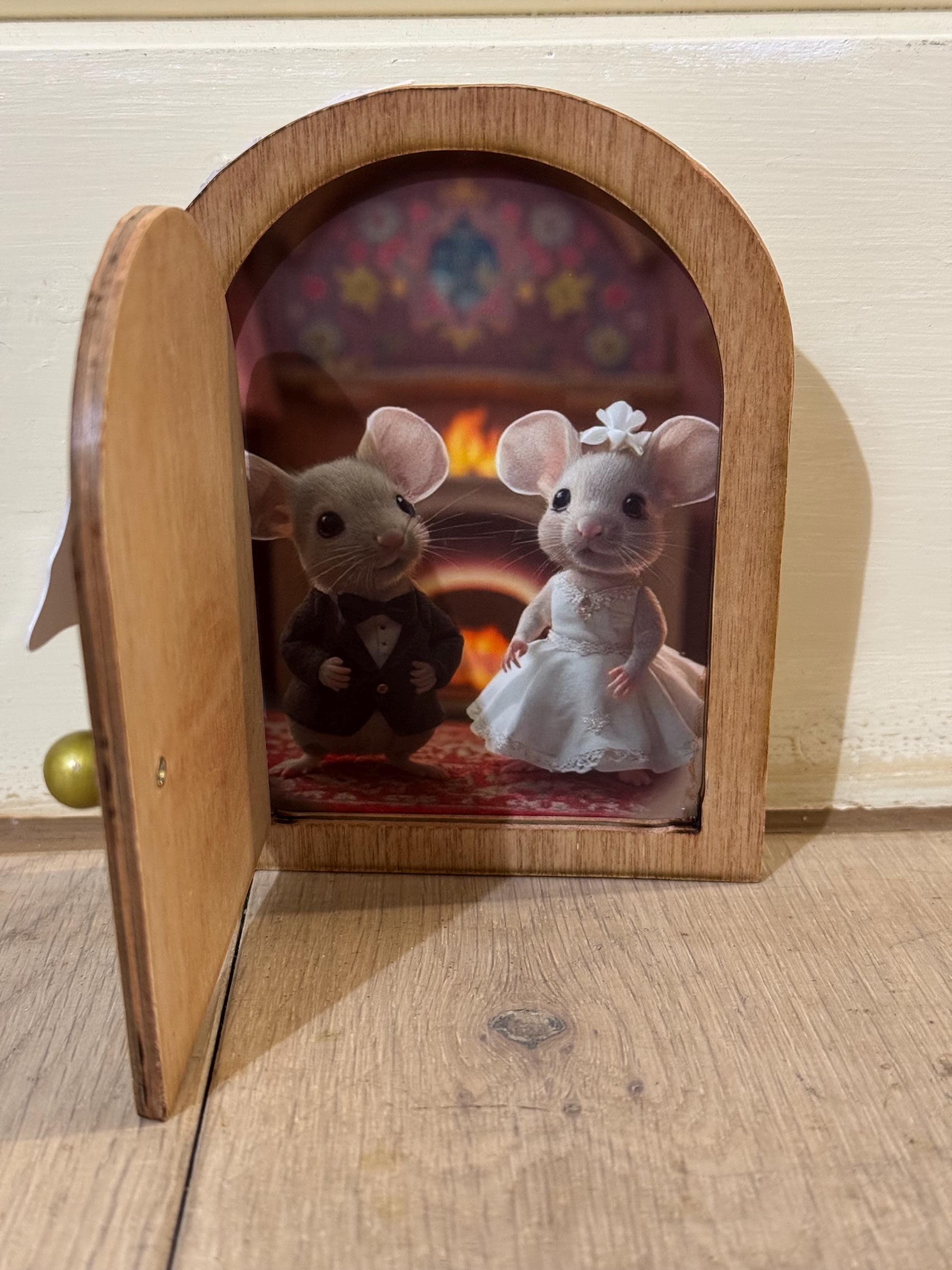 Enchanting PERSONALISED wooden mouse door and accessories  3D  12cm x 9cm Christmas gift, New Home gift, Birthday, Wedding