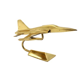Solid Brass Fighter Jet Statue – F5 Military Navy Jet, 3.1 lbs, Aviation Decor, Pilot Gift, Flight Enthusiast Desk Decor, Father’s Day Gift