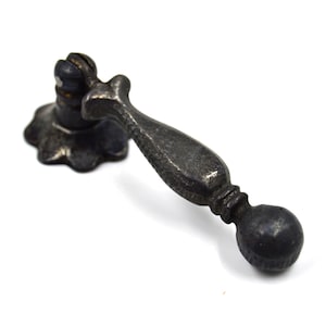 Puxador giratório rústico feito à mão em formato de lágrima - Puxador de latão maciço revestido em preto óxido para armários e gavetas, design elegante e atemporal