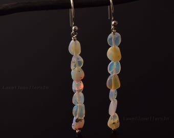 Orecchini in opale di fuoco naturale in argento sterling 925 • Delicati gioielli fatti a mano con pietre preziose • Orecchini artigianali in argento • Regalo per lei