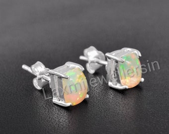 Orecchini in opale di fuoco in argento sterling • Orecchini con pietre preziose naturali • Gioielli artigianali in opale fatti a mano • Delicati orecchini in argento • Regalo per lei