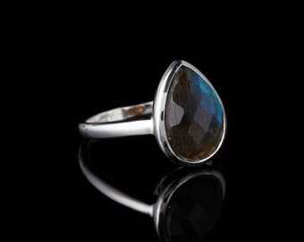 Unique Labradorite Ring in 925 Sterling Silver,Silver Ring, Dainty Ring, Artisan Ring, Sterling Ring, Designer Silver Ring, Boho Ring, Gift