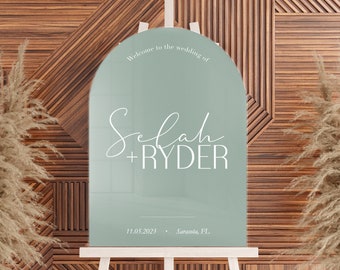 Personalized Acrylic Arch Welcome Sign | Wedding Ceremony | Minimal | Clear Acrylic | Sign on Easel