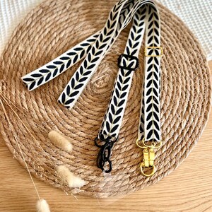Handyband schwarz Gold l Handyband zum umhängen l Handyband gemustert l Handykette mit Gold l Handyband Blätter Gold l Handyband 2,5cm breit