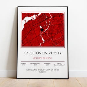 Puede incluir: Un juego de tres tazas de cerámica con un esmalte moteado de color crema. Cada taza presenta un diseño pintado a mano diferente: una hoja azul y verde, una flor amarilla y una baya roja. Las tazas tienen una forma simple y redondeada.